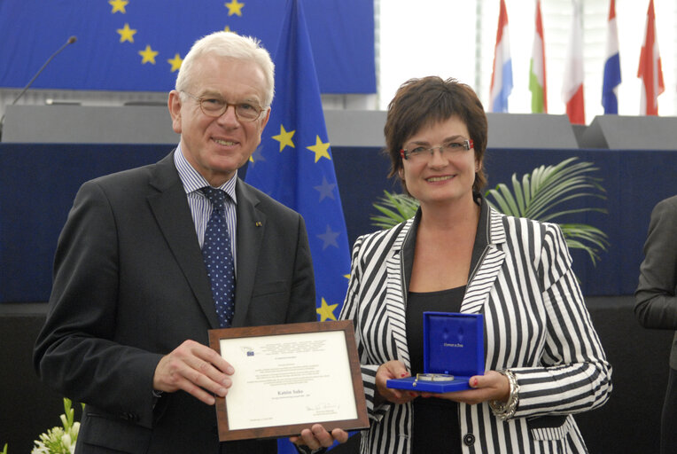 Medal presentation ceremony to former MEPs