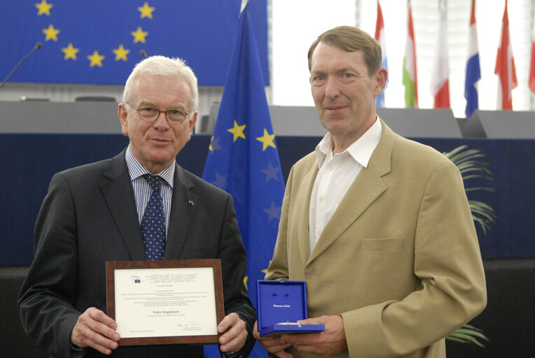 Medal presentation ceremony to former MEPs