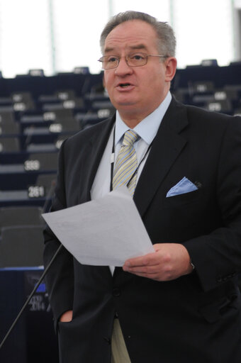 Fotografi 23: Jacek SARYUSZ-WOLSKI in plenary session in Strasbourg.