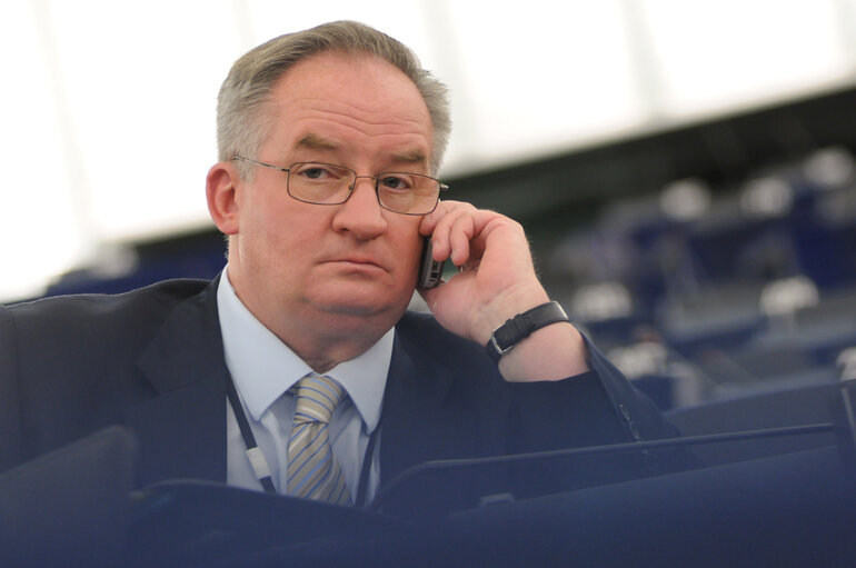 Fotografi 21: Jacek SARYUSZ-WOLSKI in plenary session in Strasbourg.