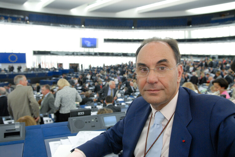 Fotografija 4: Alejo VIDAL QUADRAS in plenary session in Strasbourg.