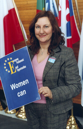 Fotó 4: Action: European Parliament - Equal Opportunities: Women Can.