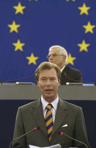 Foto 18: The Grand Duke of Luxembourg addressed the plenary session of the EP in Strasbourg.