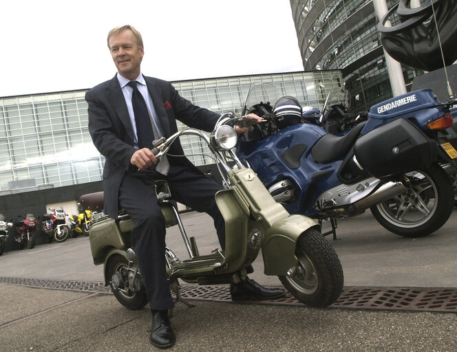 Photo 1 : Ari VATANEN at the EP in Strasbourg.