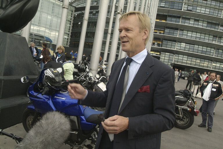 Photo 2 : Ari VATANEN at the EP in Strasbourg.