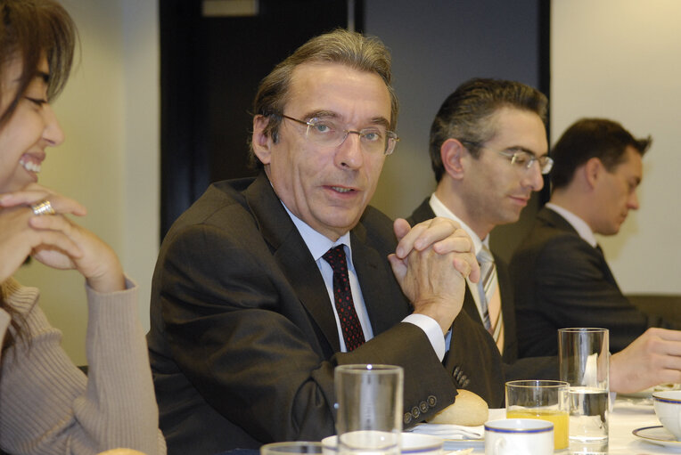 Foto 8: EP President has breakfast with the Mayor of Strasbourg.