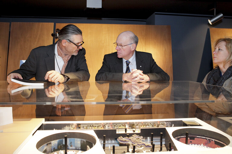 Fotografija 2: Bundestag President Norbert LAMMERT visits the Parlamentarium