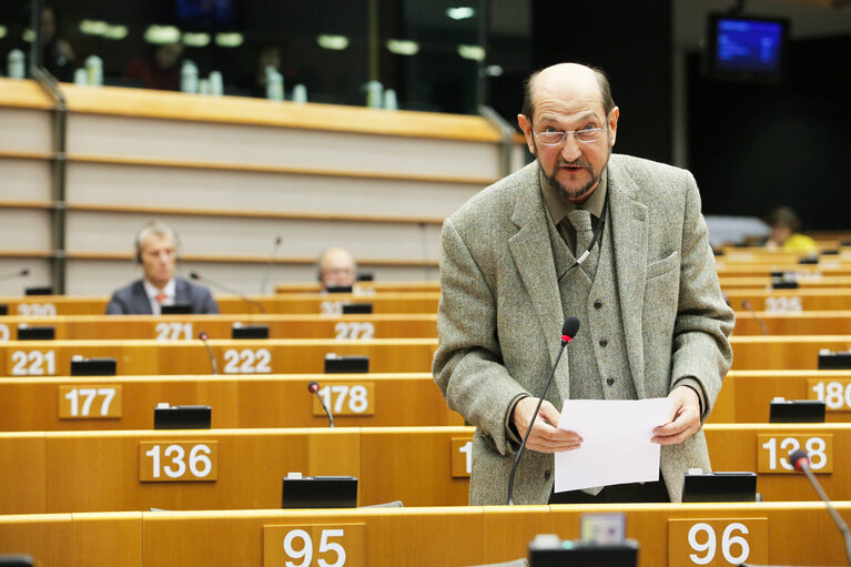 Photo 1 : Plenary Session in Brussels - Week 5 - 2012