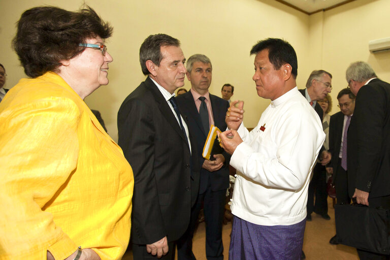 Снимка 7: Nay Pyi Taw- Myanmar, 28 February 2012.  REUNION OF THE MEMBERS FROM THE EUROPEAN PARLIAMENT WITH THE CHAIRMAN OF ELECTION COMISION, U TIN AYE.