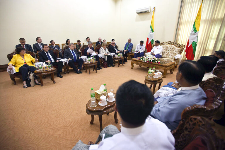 Снимка 8: Nay Pyi Taw- Myanmar, 28 February 2012.  REUNION OF THE MEMBERS FROM THE EUROPEAN PARLIAMENT WITH THE CHAIRMAN OF ELECTION COMISION, U TIN AYE.