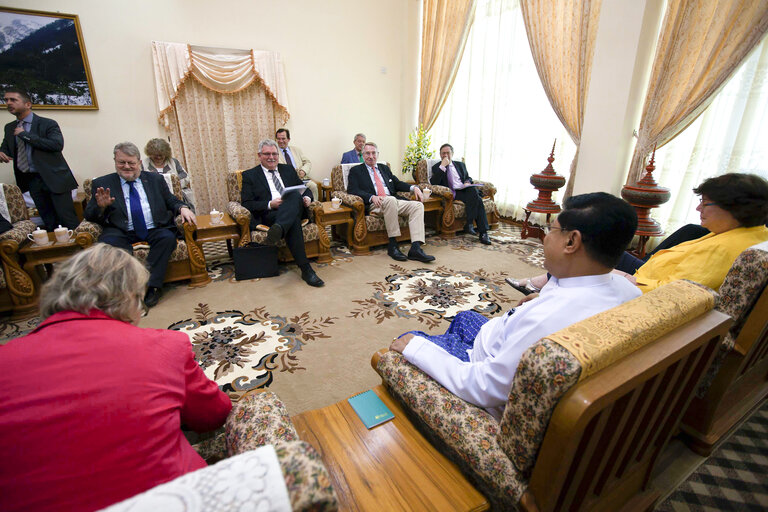 Fotografi 43: Nay Pyi Taw- Myanmar, 28 February 2012.  REUNION OF THE MEMBERS FROM THE EUROPEAN PARLIAMENT THE MINISTER FOR INDUSTRY, U SOE THEIN.