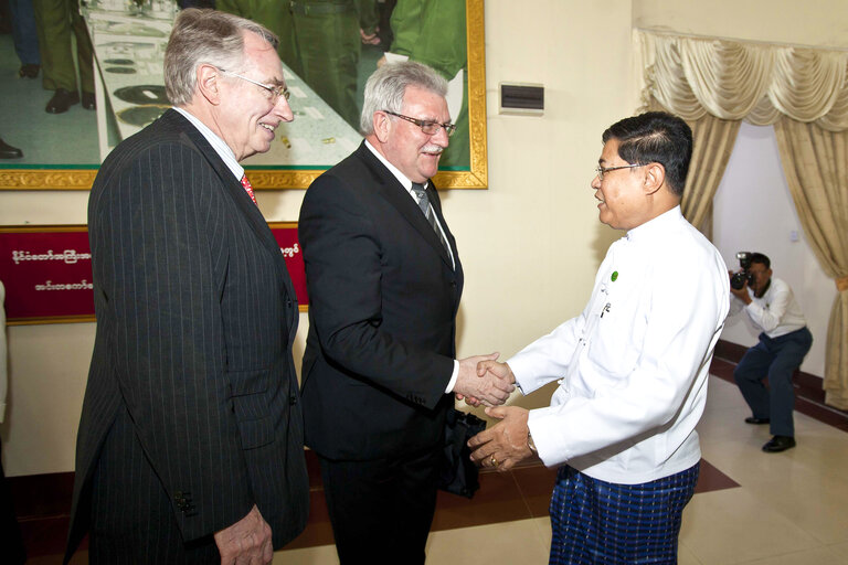 Fotografi 41: Nay Pyi Taw- Myanmar, 28 February 2012.  REUNION OF THE MEMBERS FROM THE EUROPEAN PARLIAMENT THE MINISTER FOR INDUSTRY, U SOE THEIN.