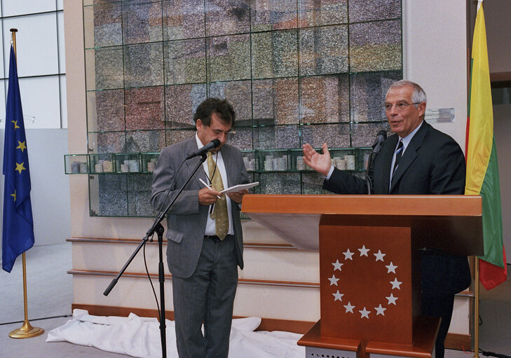 Fotografie 12: EP President meets with the President of the Lithuanian Parliament.