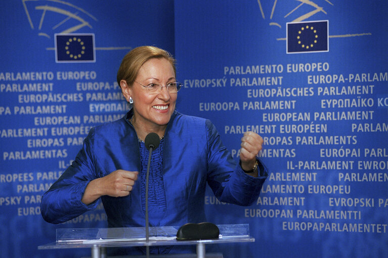 Fotografia 8: Press point of European Commissioner for External Relations and European Neighbourhood Policy, Benita FERRERO WALDNER