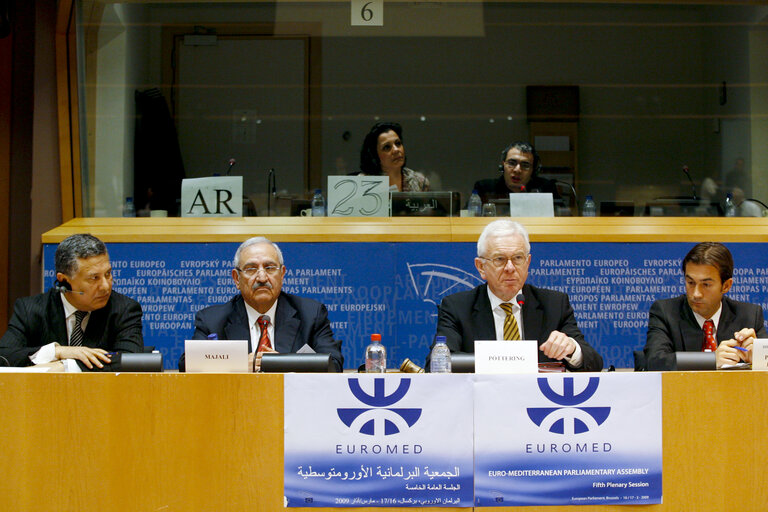 Fotografija 7: The Euro-Mediterranean Parliamentary Assembly, which brings MEPs together with parliamentarians from the southern and eastern Mediterranean, holds a plenary session at the EP in Brussels, with the speaker of the Jordanian House of Representatives and incoming EMPA  President