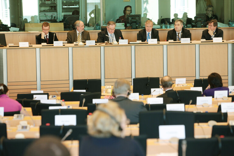 Foto 2: AFET committee meeting: discussion with the Commissioner for Enlargement, on developments in the Western Balkans .