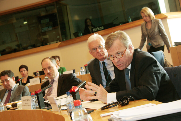 EP President chairs a meeting of the Conference of Presidents of the Political Groups with the Secretary General of NATO.