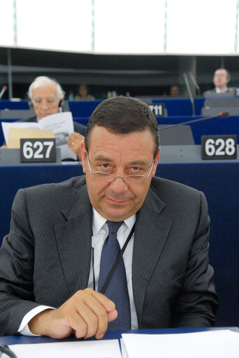 Fotografi 16: Guido MILANA in plenary session in Strasbourg.