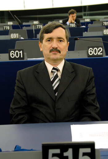 Fotografija 18: Iosif MATULA in plenary session in Strasbourg.