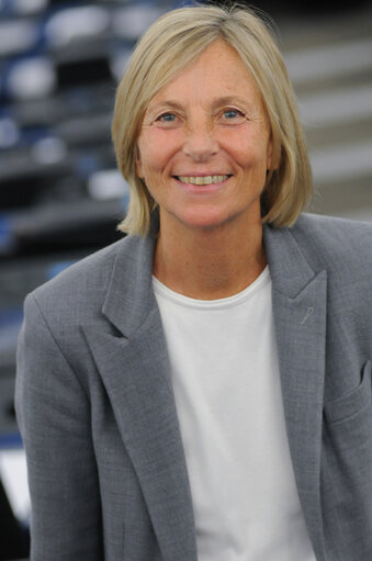 Fotografie 3: Marielle DE SARNEZ in plenary session in Strasbourg.