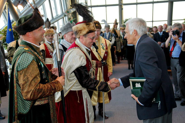 Fotagrafa 10: EP President meets with a delegation of Polish Brotherhood of Marksmen.