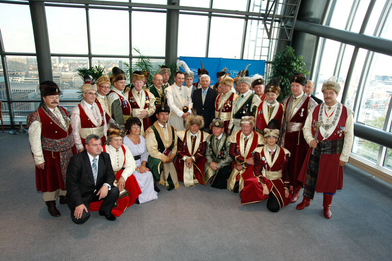 Photo 5 : EP President meets with a delegation of Polish Brotherhood of Marksmen.