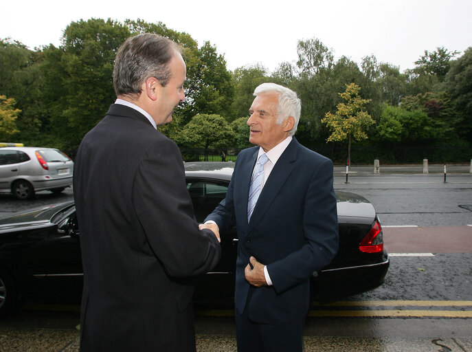 Fotografija 16: EP President on a visit to Ireland, meets with the Minister for Foreign Affairs.