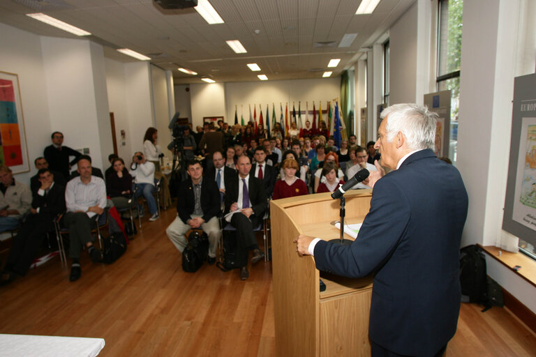 Fotografija 12: EP President on a visit to Ireland where he gave a talk at the Eurpean Parliament Information Office in Dublin.