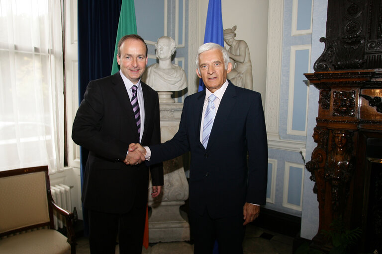 Fotografija 17: EP President on a visit to Ireland, meets with the Minister for Foreign Affairs.