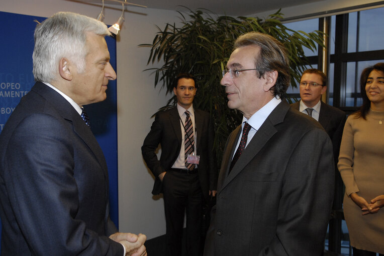 Foto 18: EP President has breakfast with the Mayor of Strasbourg.