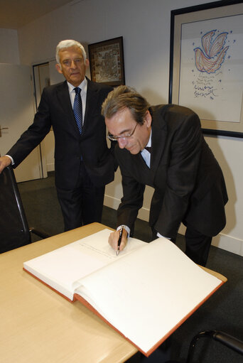 Foto 13: EP President has breakfast with the Mayor of Strasbourg.