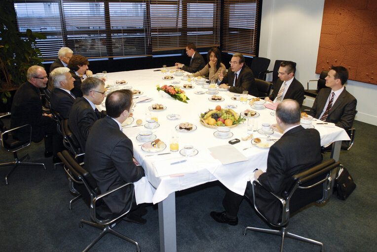 Foto 1: EP President has breakfast with the Mayor of Strasbourg.