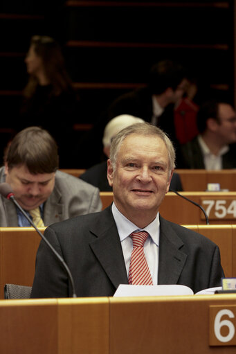 Foto 8: Hans-Peter MAYER at the EP in Brussels.