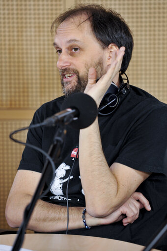 Foto 12: Radio broadcast: Rai Radio 2 - Un giorno da pecora