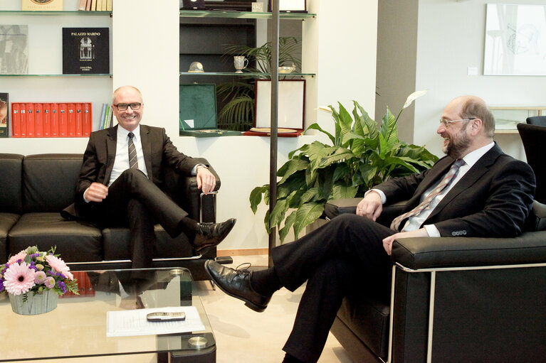 Foto 1: Martin SCHULZ - EP President meets with MEP Peter SIMON
