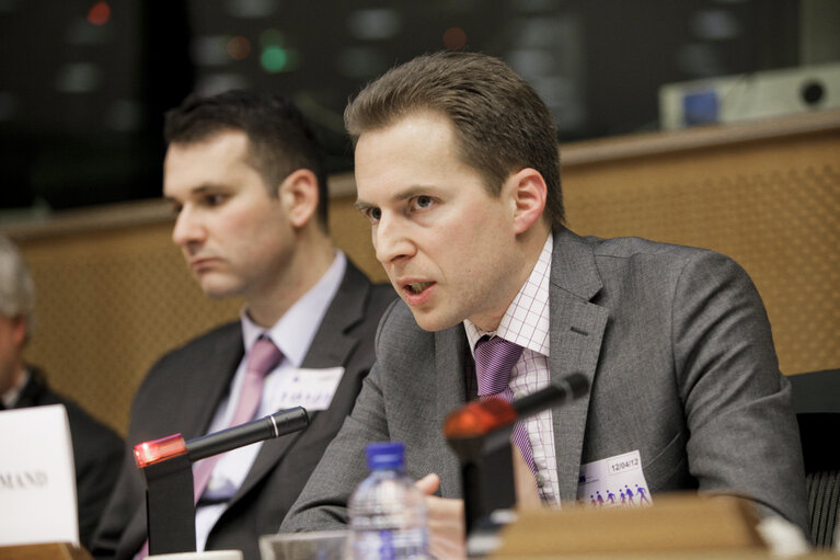 Foto 7: Fed up! Fight food speculations with MiFID 2