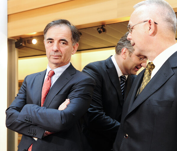 Fotografija 31: EP President meets Croatian observers.