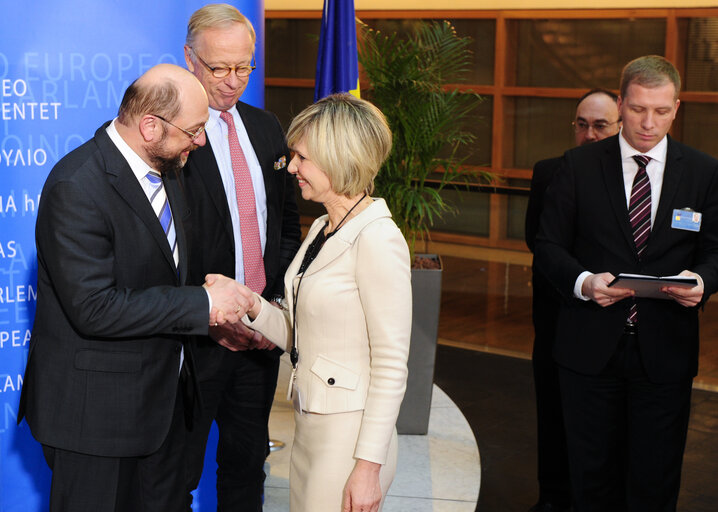 Foto 30: EP President meets Croatian observers.