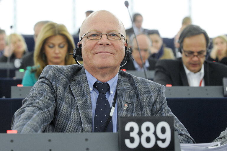 Zdjęcie 2: during votes , plenary session in Strasbourg week 16 - 2012