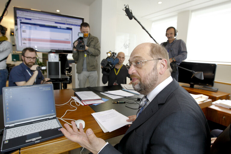 Fotografija 12: EP President's Facebook chat on the subject of ACTA