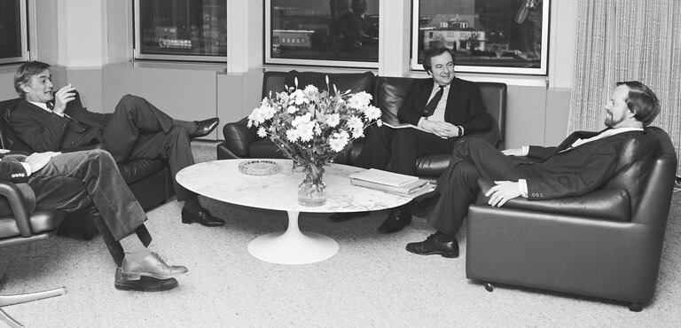 Pieter DANKERT - EP President meets with UK member of Parliament, Robin COOK at the EP in Strasbourg