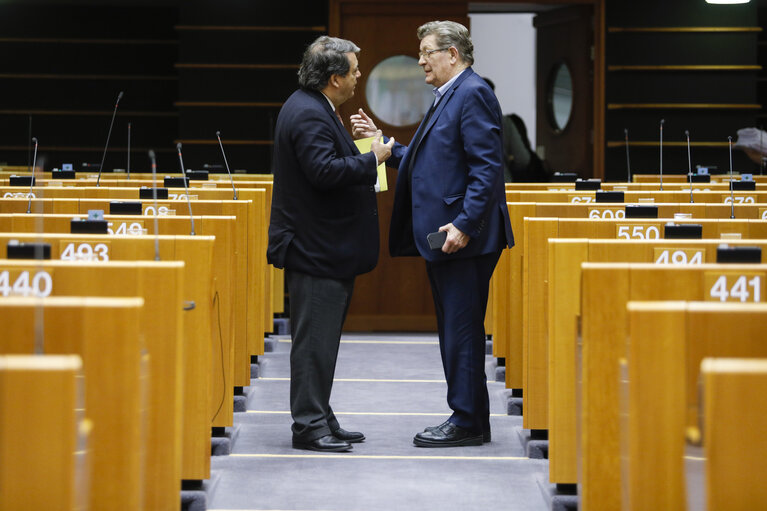 Fotografi 7: Plenary session week 48 2017.- Ranking of unsecured debt instruments in insolvency hierarchy (Report:  Gunnar Hökmark)