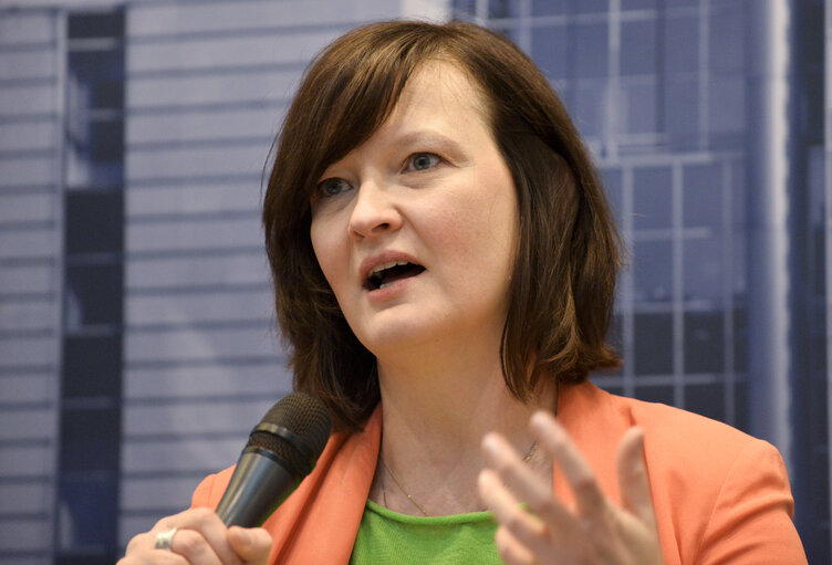 Suriet 17: EPRS book talk - The future of European Identity: A Conversation with Thomas RISSE