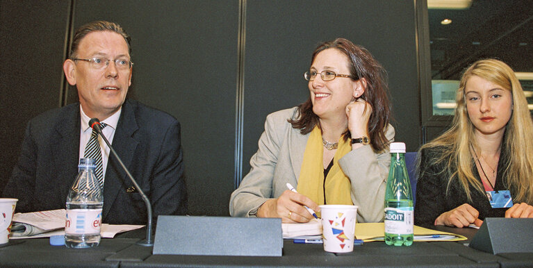 Foto 3: Meeting on modern slavery at the European Parliament in Strasbourg. Trafficking in women from Moldava