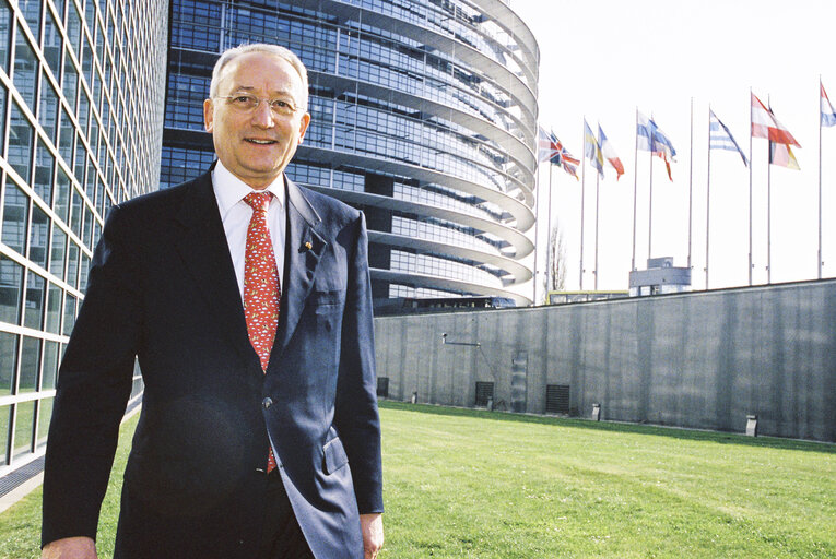 Photo 16: Portrait of a MEP in front of the European Parliament in Strasbourg