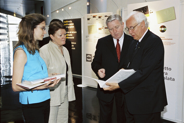 Nuotrauka 15: EP President attends the opening of an exhibition on writing sponsored by MEP Paolo COSTA