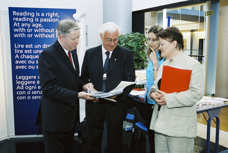 Nuotrauka 7: EP President attends the opening of an exhibition on writing sponsored by MEP Paolo COSTA