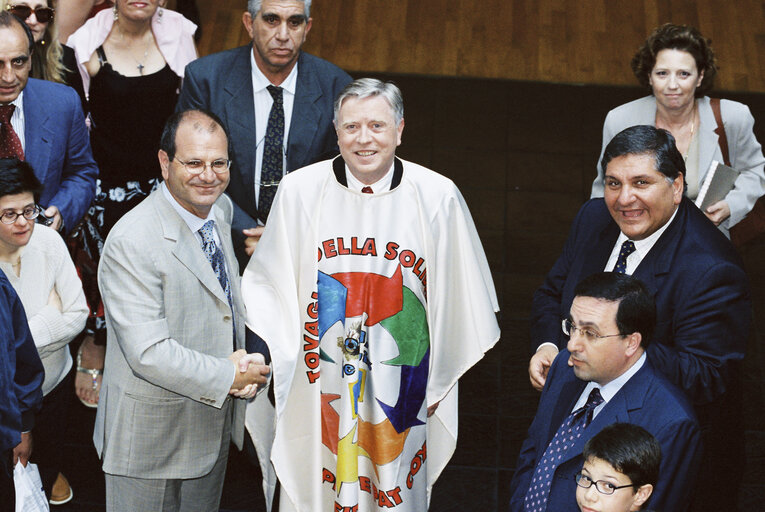 Fotografie 3: EP President is awarded the Tovaglia della solidarieta