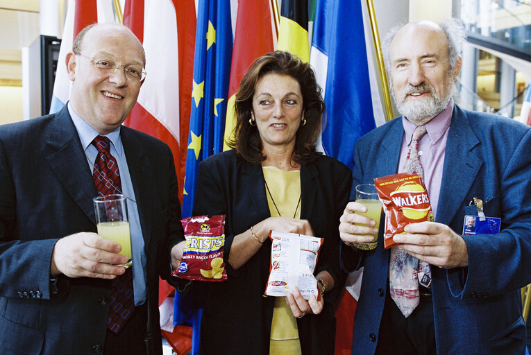 Photo 4: British MEPs action against unhelathy food