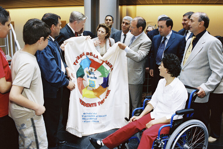 Foto 9: EP President is awarded the Tovaglia della solidarieta